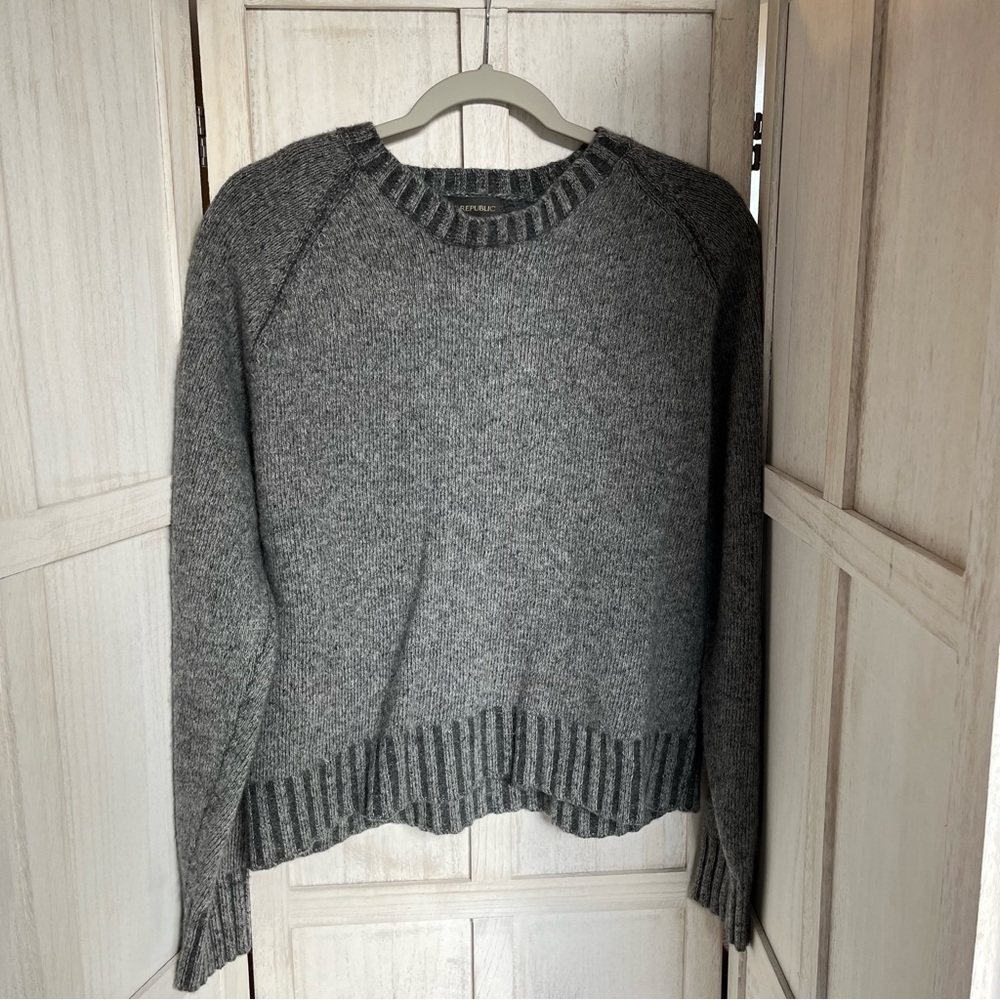 Banana republic 100% merino wool crewneck grey sweater womens size XL